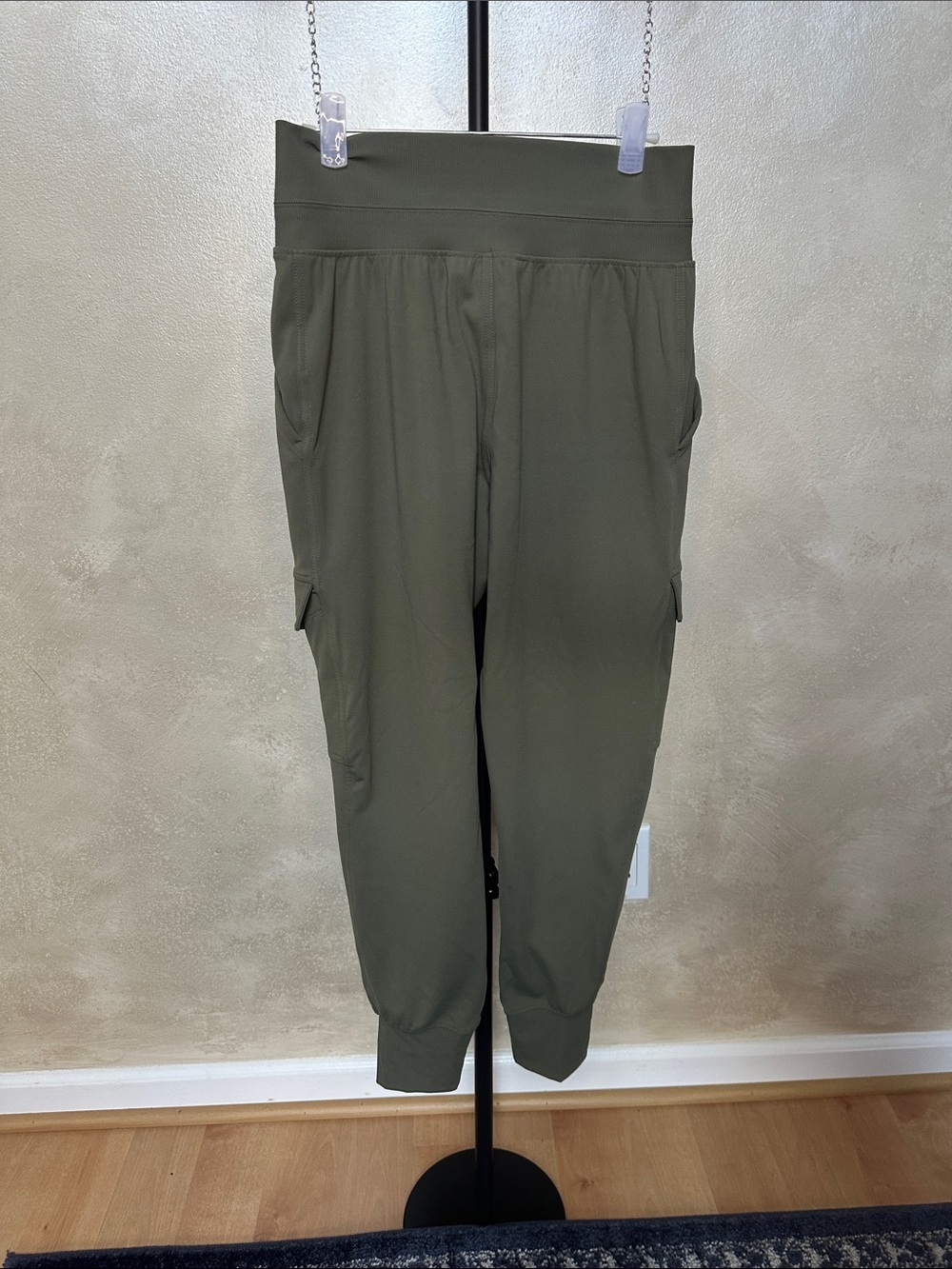 Athleta Venice High Rise Cargo Jogger sizeMedium - Picture 10 of 10
